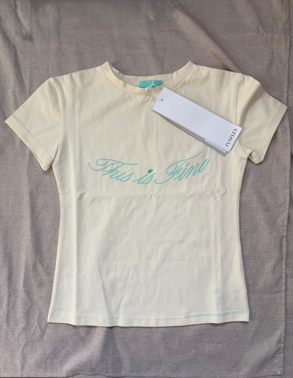 디스이즈파인 크롭 시크니처티 크림 상품이미지4