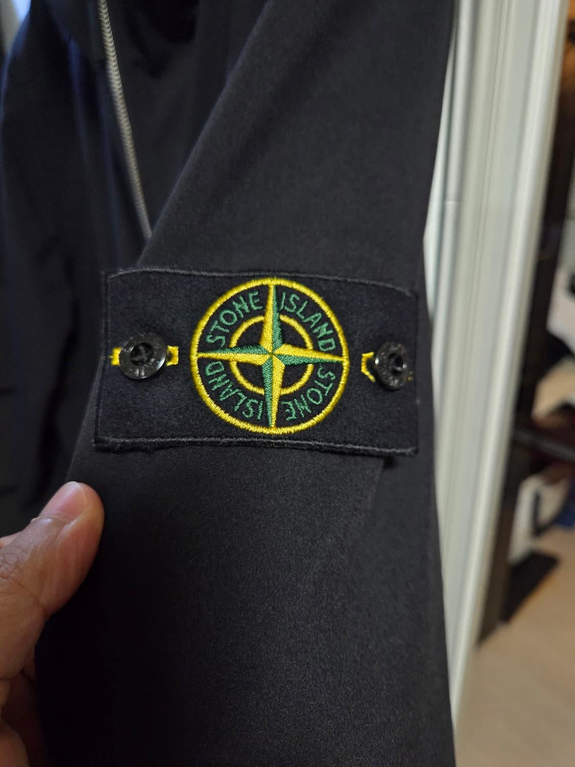 스톤아일랜드 라이트 소프트쉘-R 블랙 L 상품이미지4