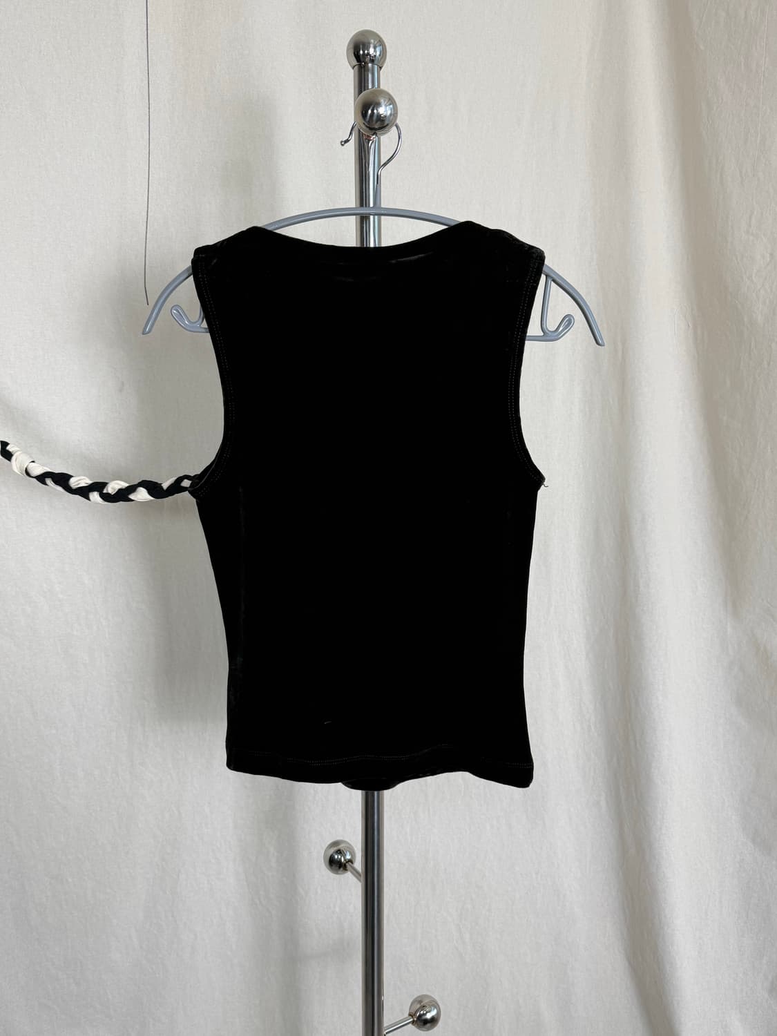 BCBG Maxazria 벨벳 민소매 탑 상품이미지4