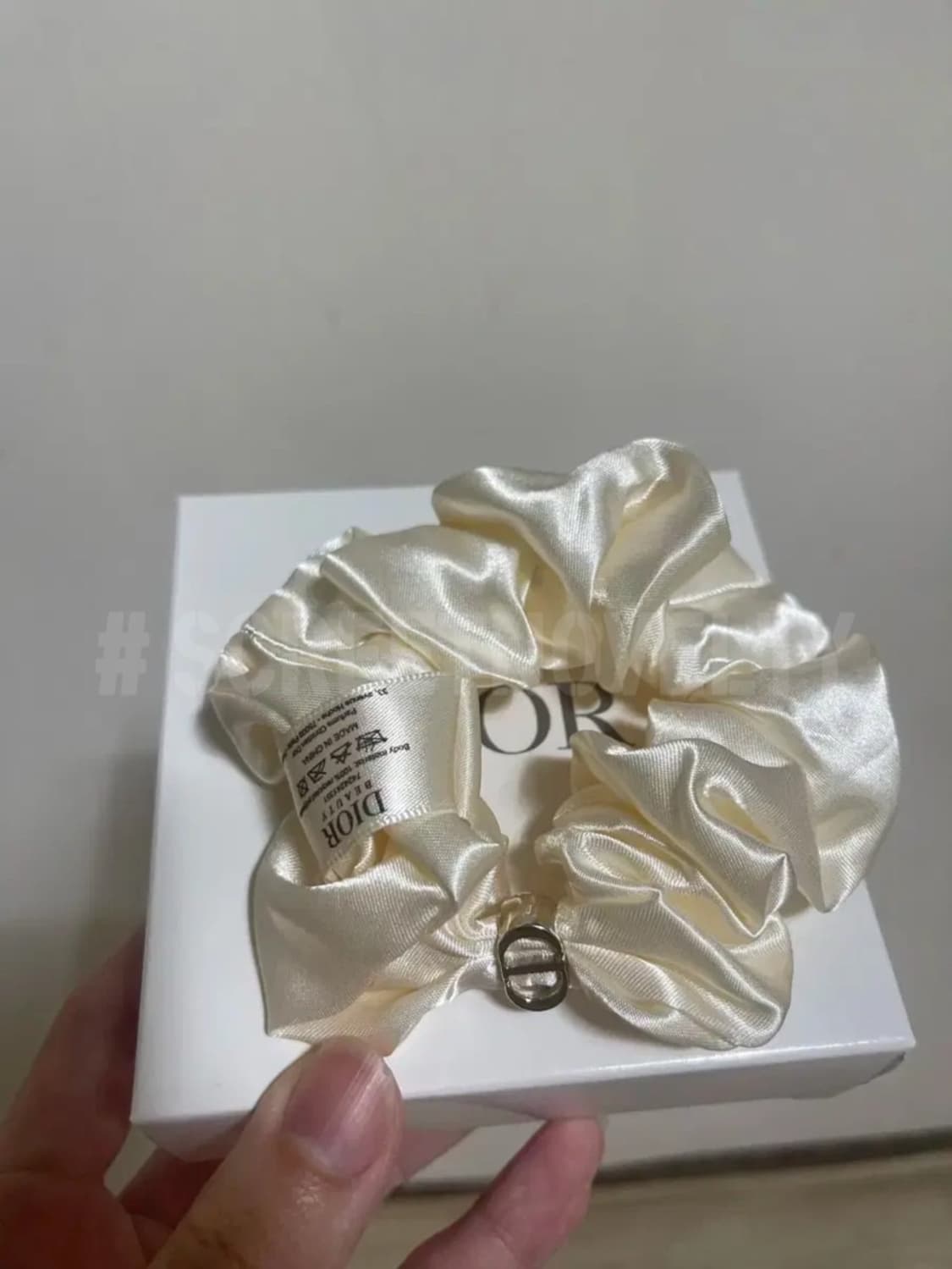 디올뷰티 기프트 헤어슈슈 상품이미지2