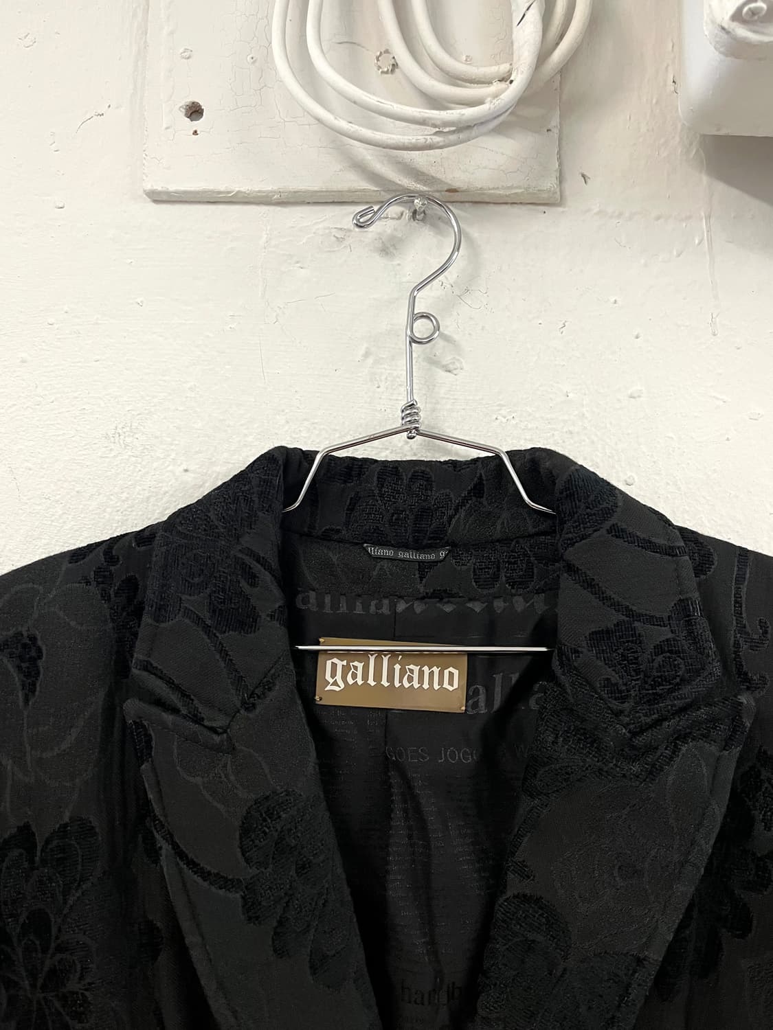 존갈리아노 2007FW 아카이브 플로럴 엠브로이드 코트 상품이미지3