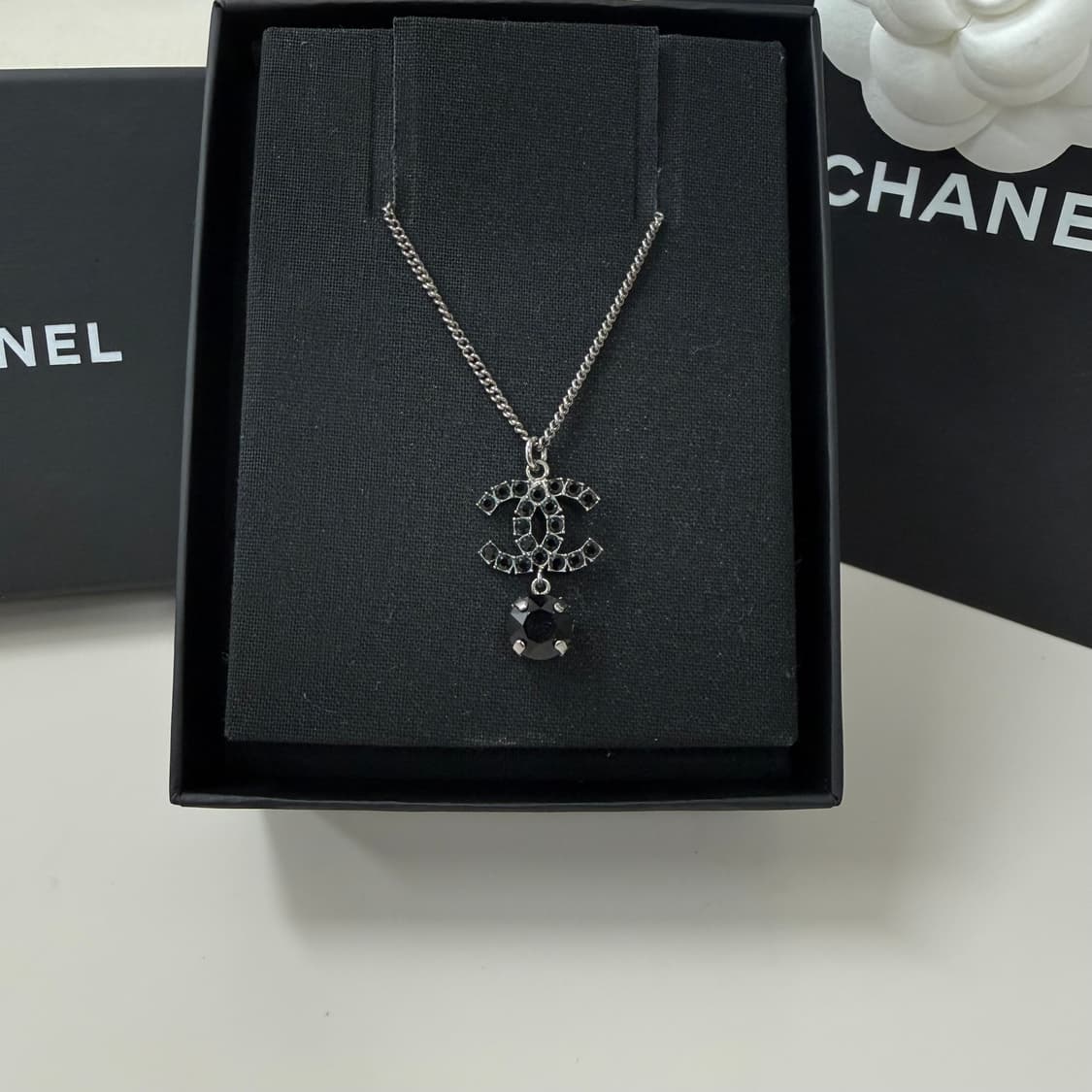 (당일출고) 샤넬 CC로고 블랙 팬던트 상품이미지2