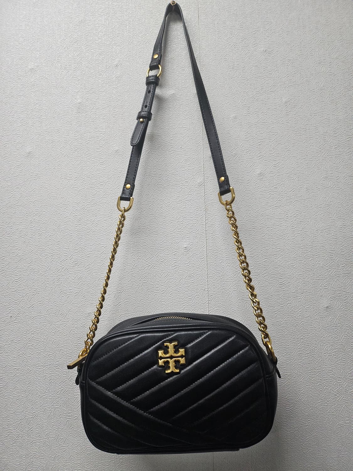 토리버치 키라 쉐브론 카메라백 상품이미지1