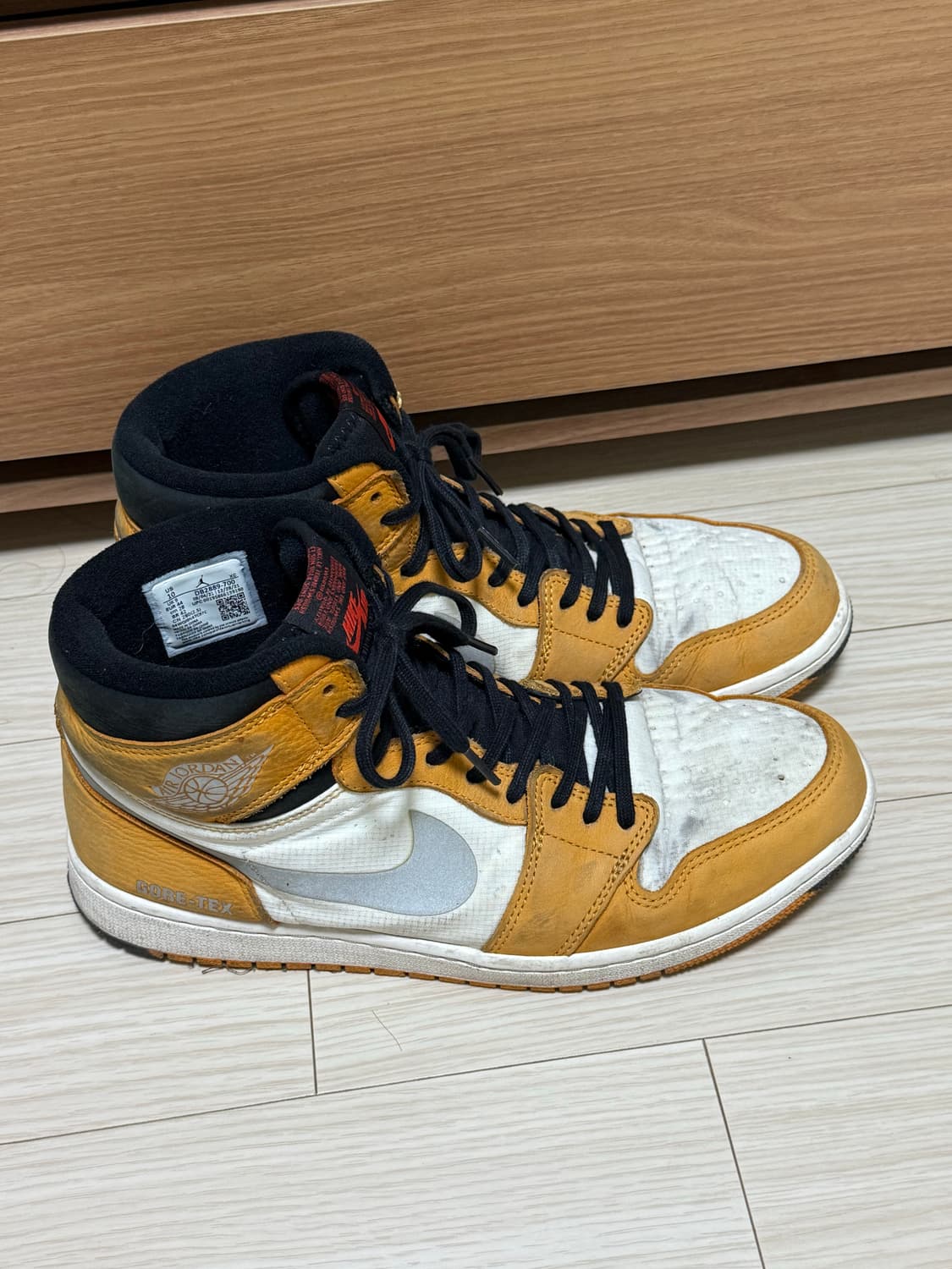 나이키 조던1하이 GORE TEX 라이트커리 상품이미지2