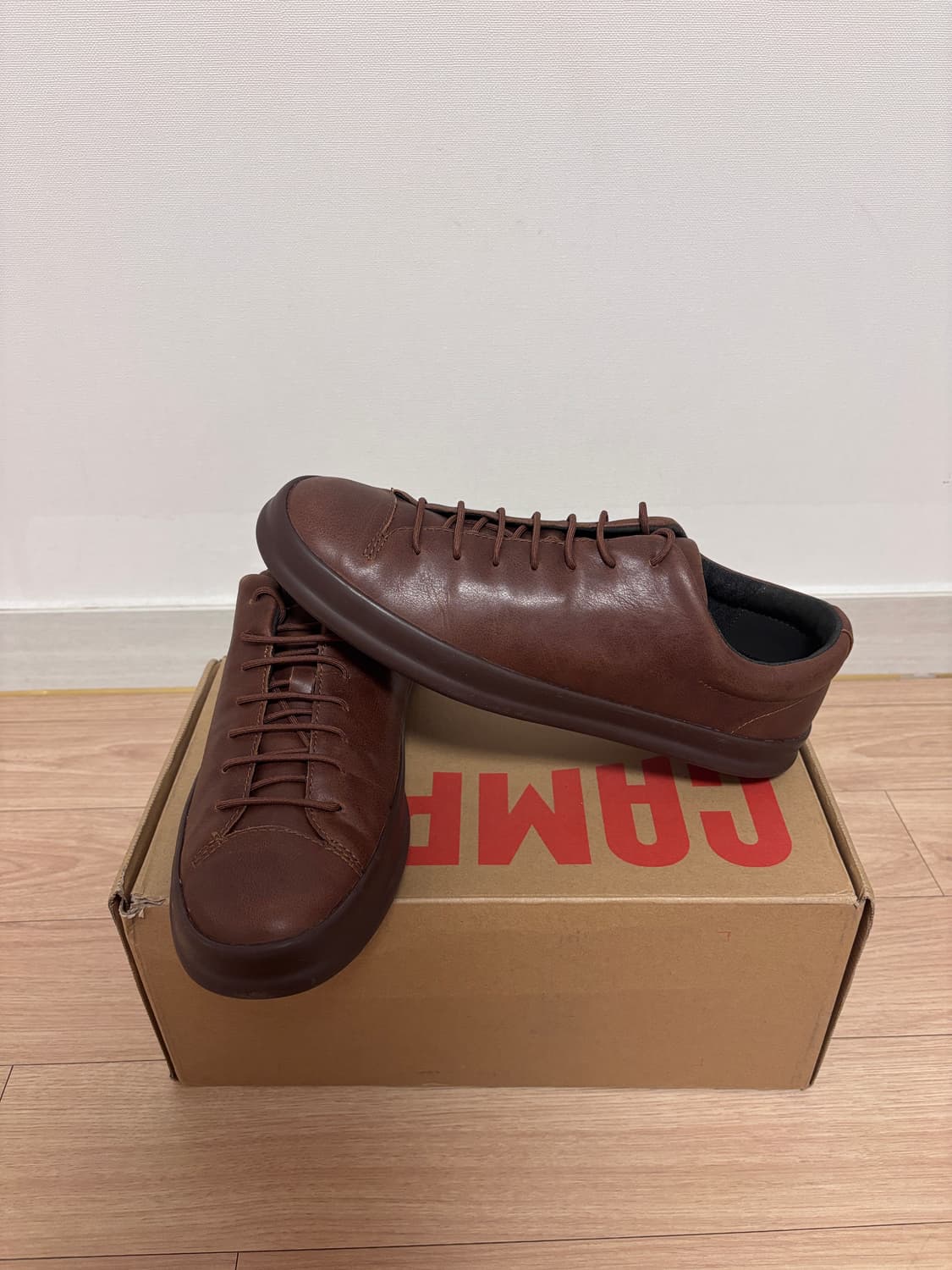 새상품) 41(260) 캠퍼 브라운 가죽 스니커즈 상품이미지1
