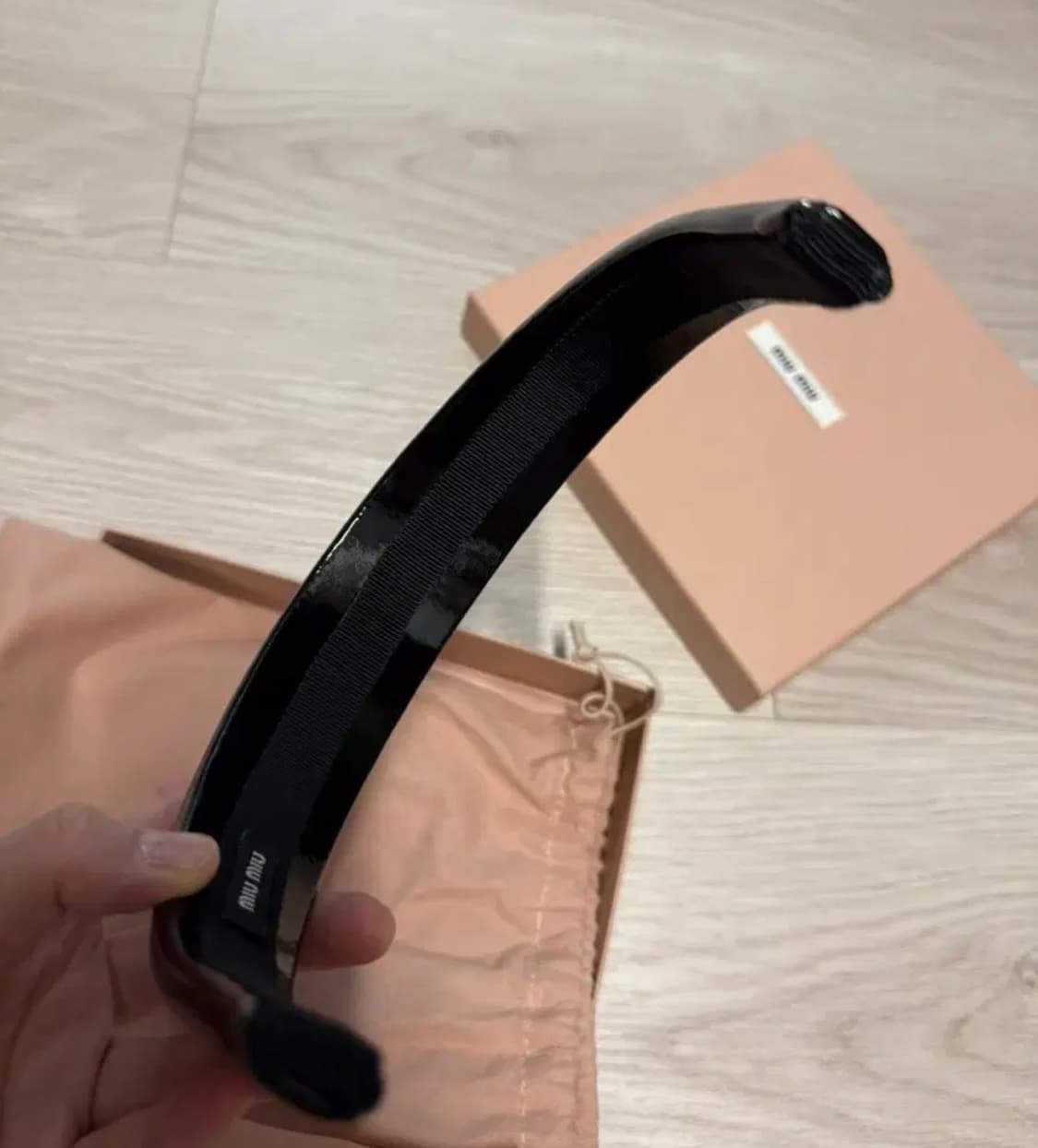 미우미우 헤어밴드 블랙 상품이미지3