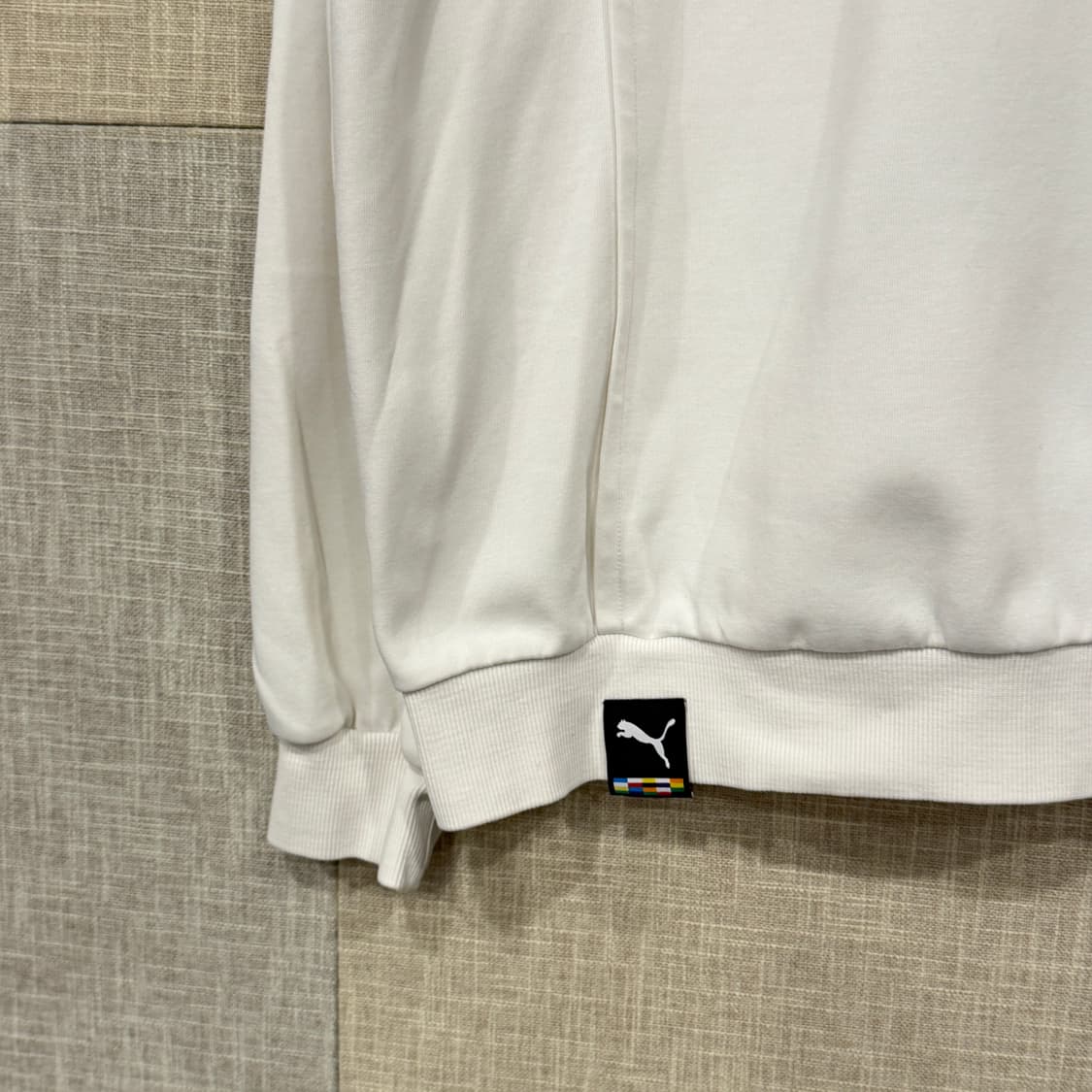 PUMA 푸마 인터내셔널 갤럭시 크루 포켓 맨투맨 아이보리  L 상품이미지4