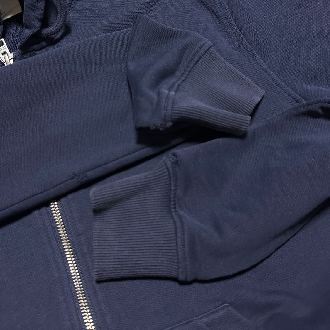 아미 21SS 하트 스몰 로고 자수 후드집업 상품이미지7