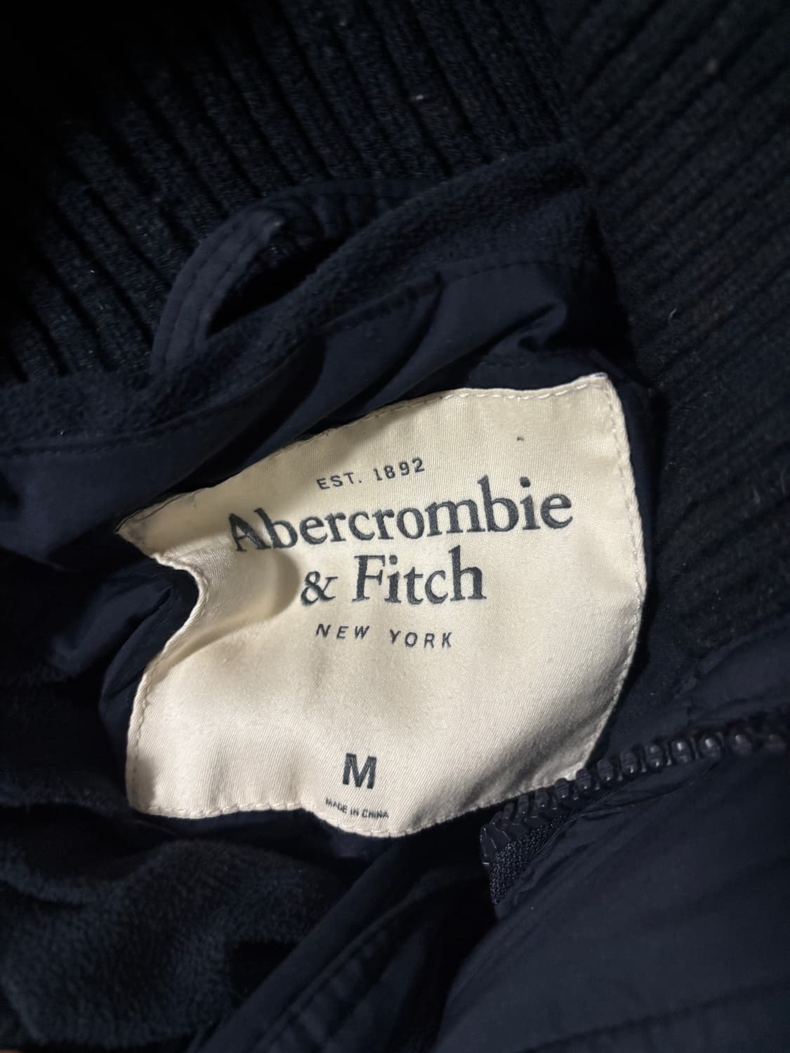 아베크롬비 패딩 M 다크네이비 상품이미지4