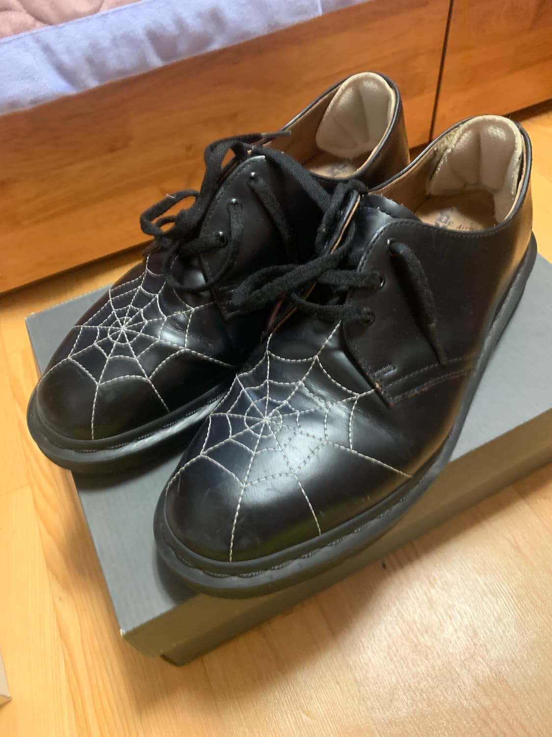 슈프림 닥터마틴 스파이더웹 상품이미지1