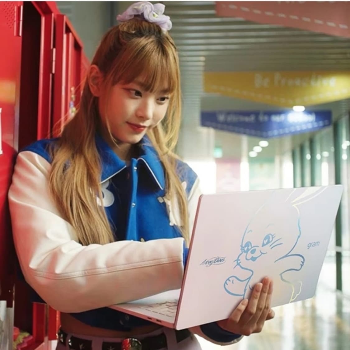 르아위 뉴진스 해린 바시티 자켓 상품이미지3