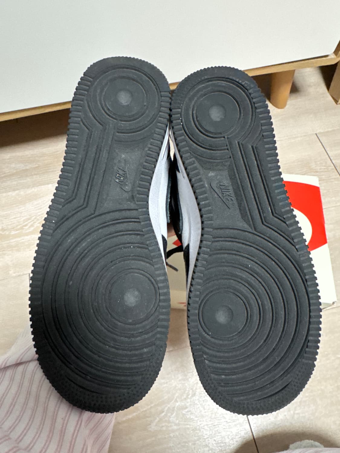 나이키 스투시 에어포스1 245 사이즈 상품이미지3