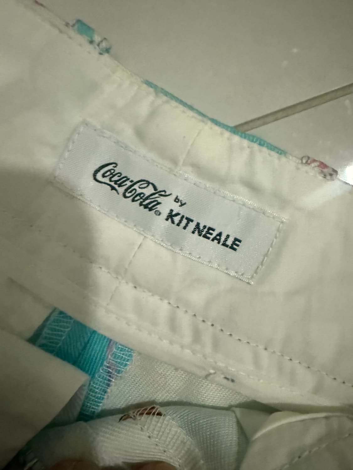 브랜드 킷 닐(Kit Neale)과 코카-콜라 콜라보 셋업 상품이미지8