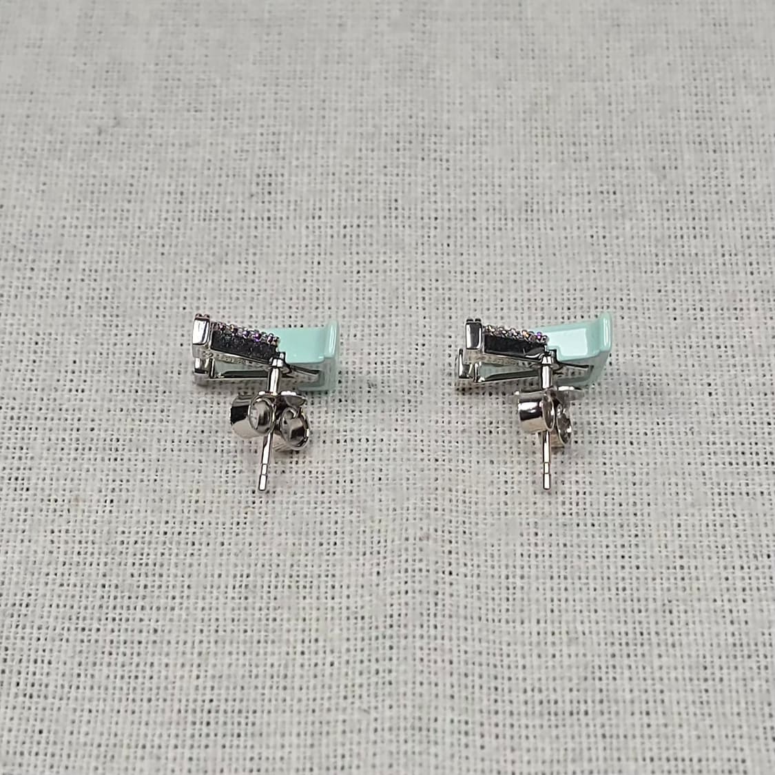 루이비통 LV 아이코닉 스위티 귀걸이 상품이미지3