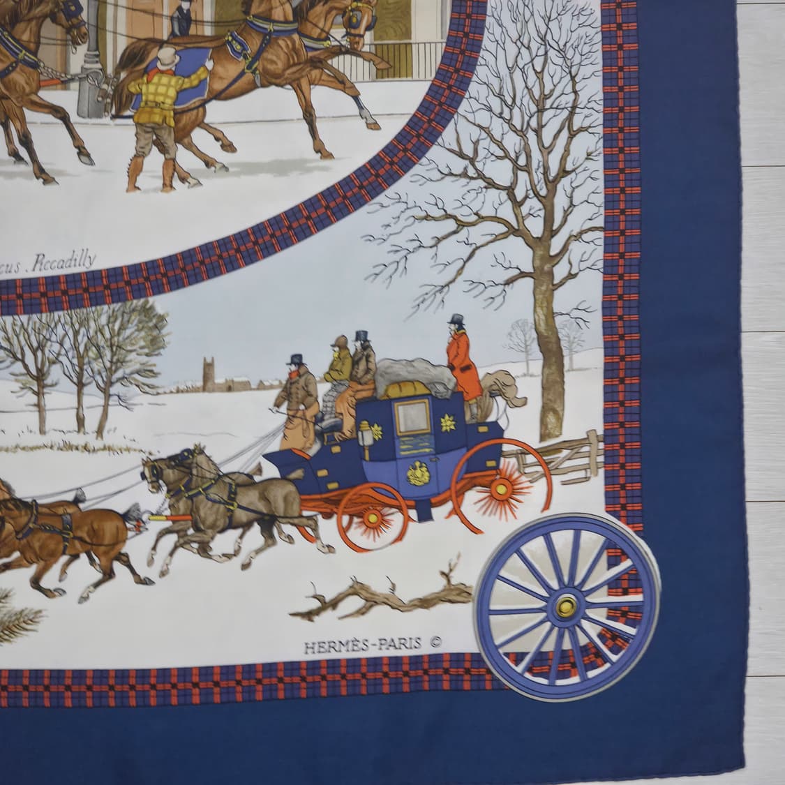 에르메스 까레 90 L'Hiver En Poste (겨울우편마차) 스카프 상품이미지5