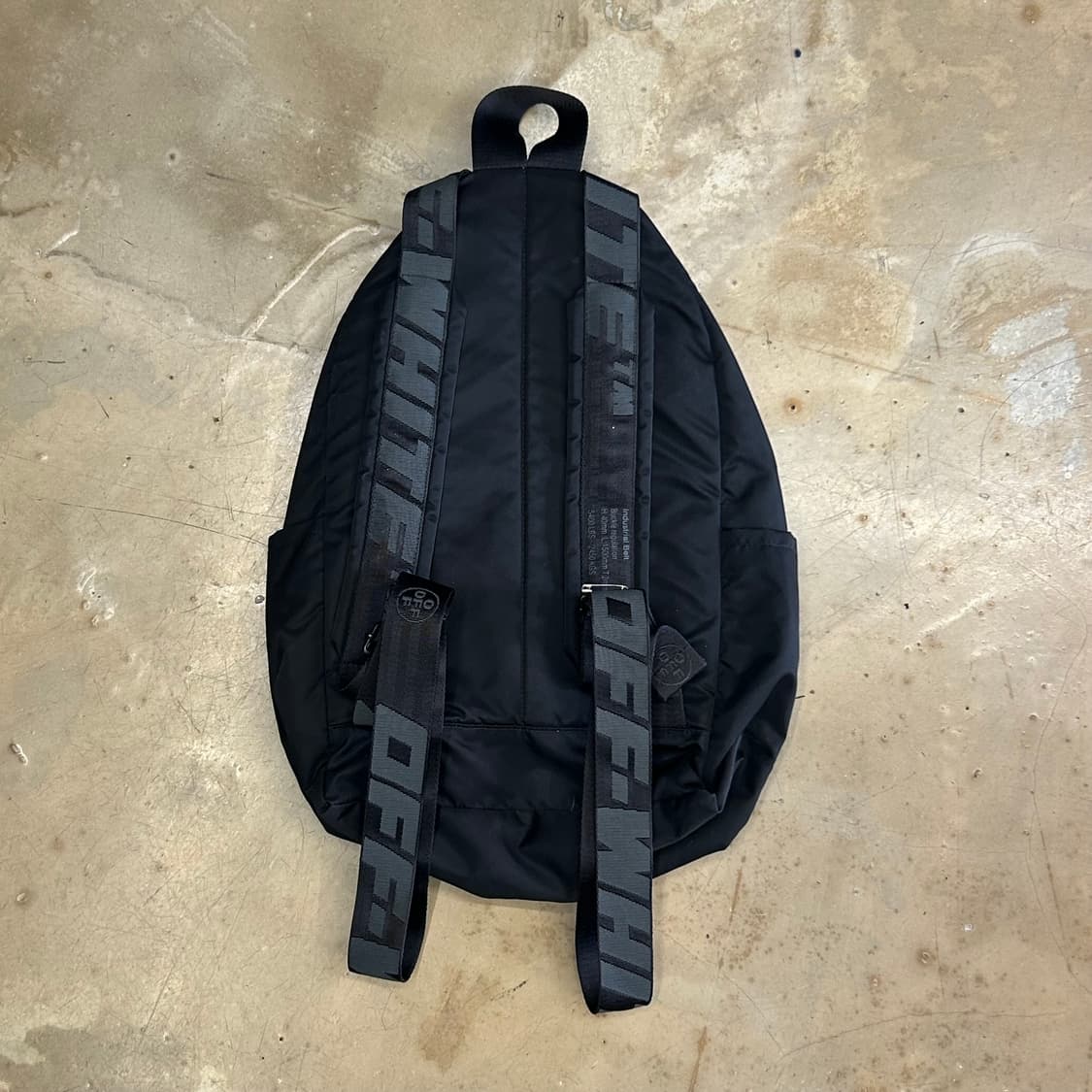 OS 새상품 오프화이트 블랙 백팩  상품이미지3