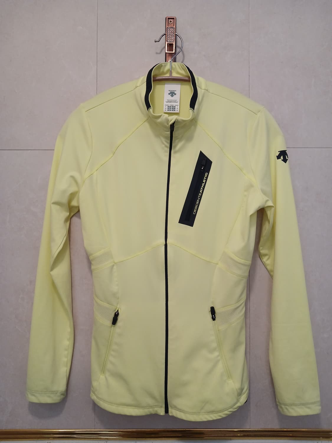 데상트 정품 여성 집업 85 사이즈 상품이미지1