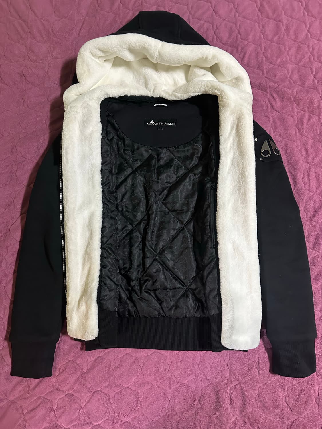 무스너클 버니스웨터 새상품급 백화점판 판매합니다 상품이미지3