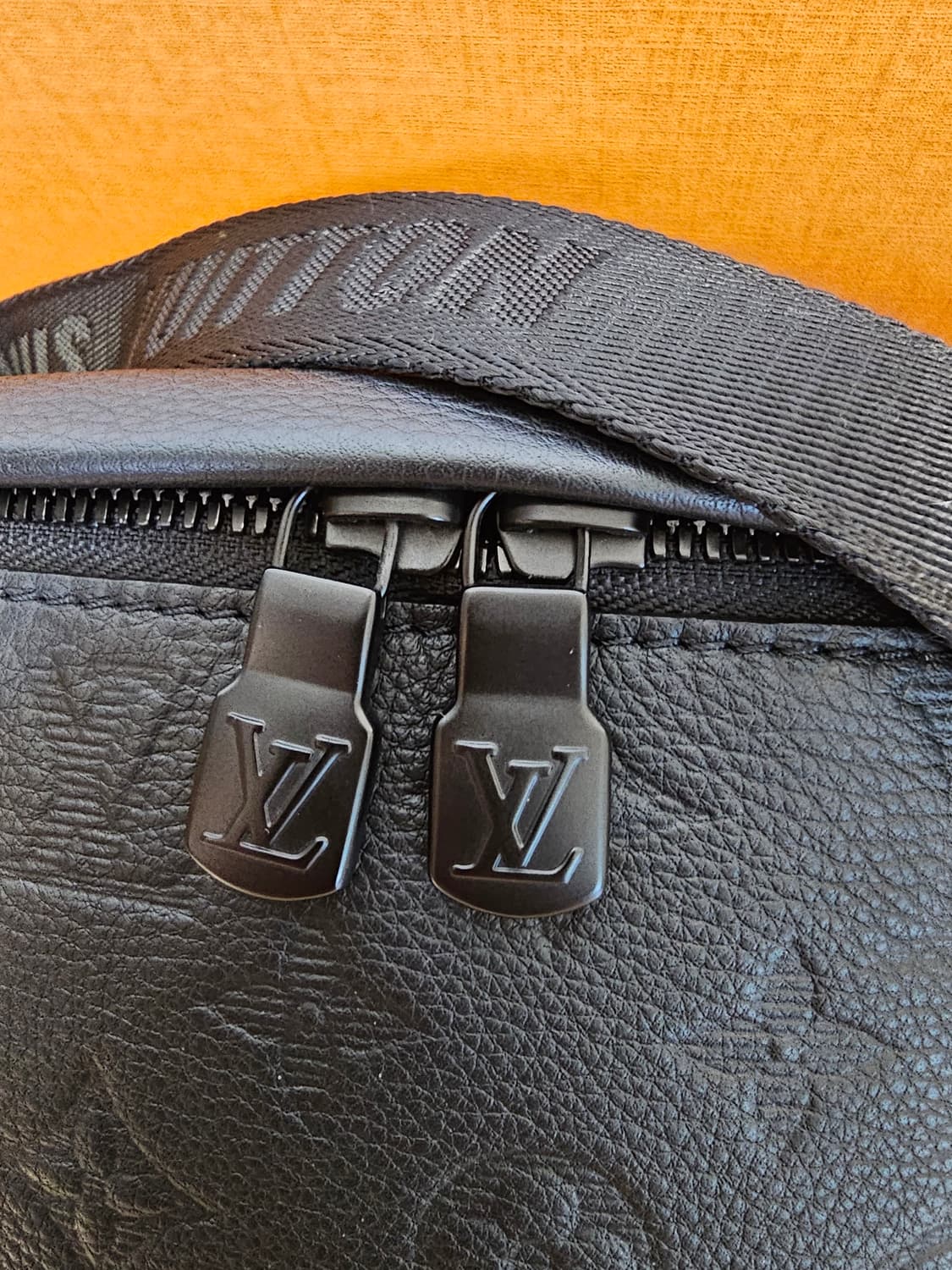 루이비통 올레더 디스커버리 범백 크로스백 신형 상품이미지10