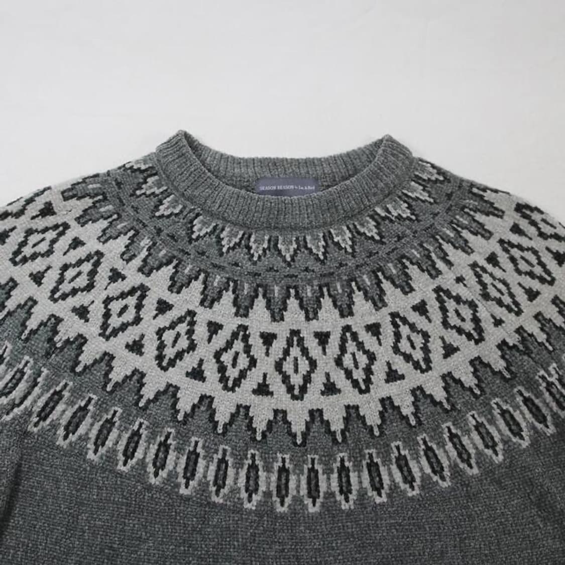 (착용컷) SEASON REASON 패턴 니트 상품이미지4