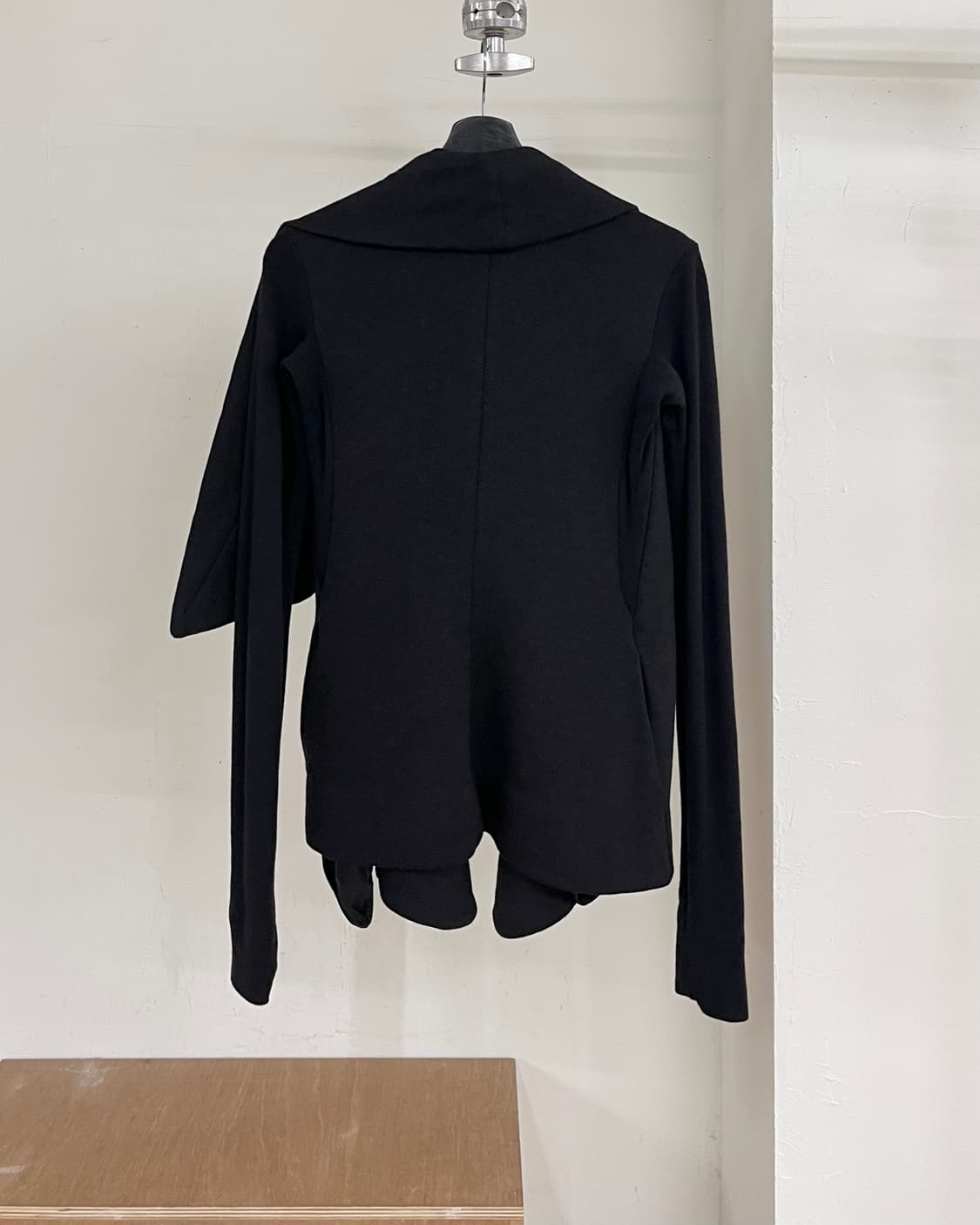 릭오웬스 블랙 릴리즈 드레이프 자켓 상품이미지6