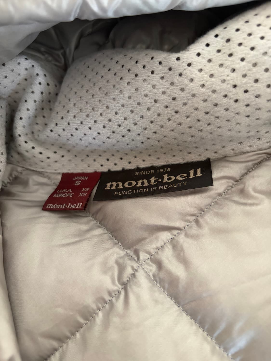 몽벨 빈티지라인 경량패딩 S 상품이미지4