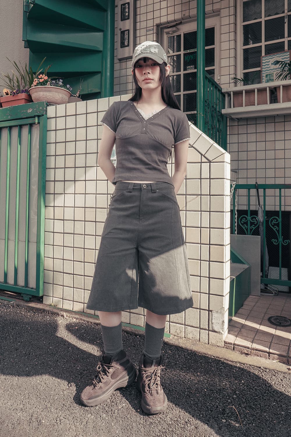 Angel wing bermuda pants (Charcoal) 상품이미지2