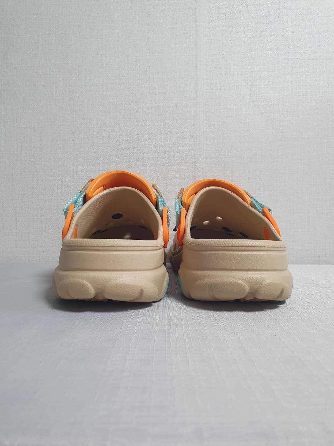 크록스 클래식 올터레인 클로그 베이지 250mm 상품이미지7