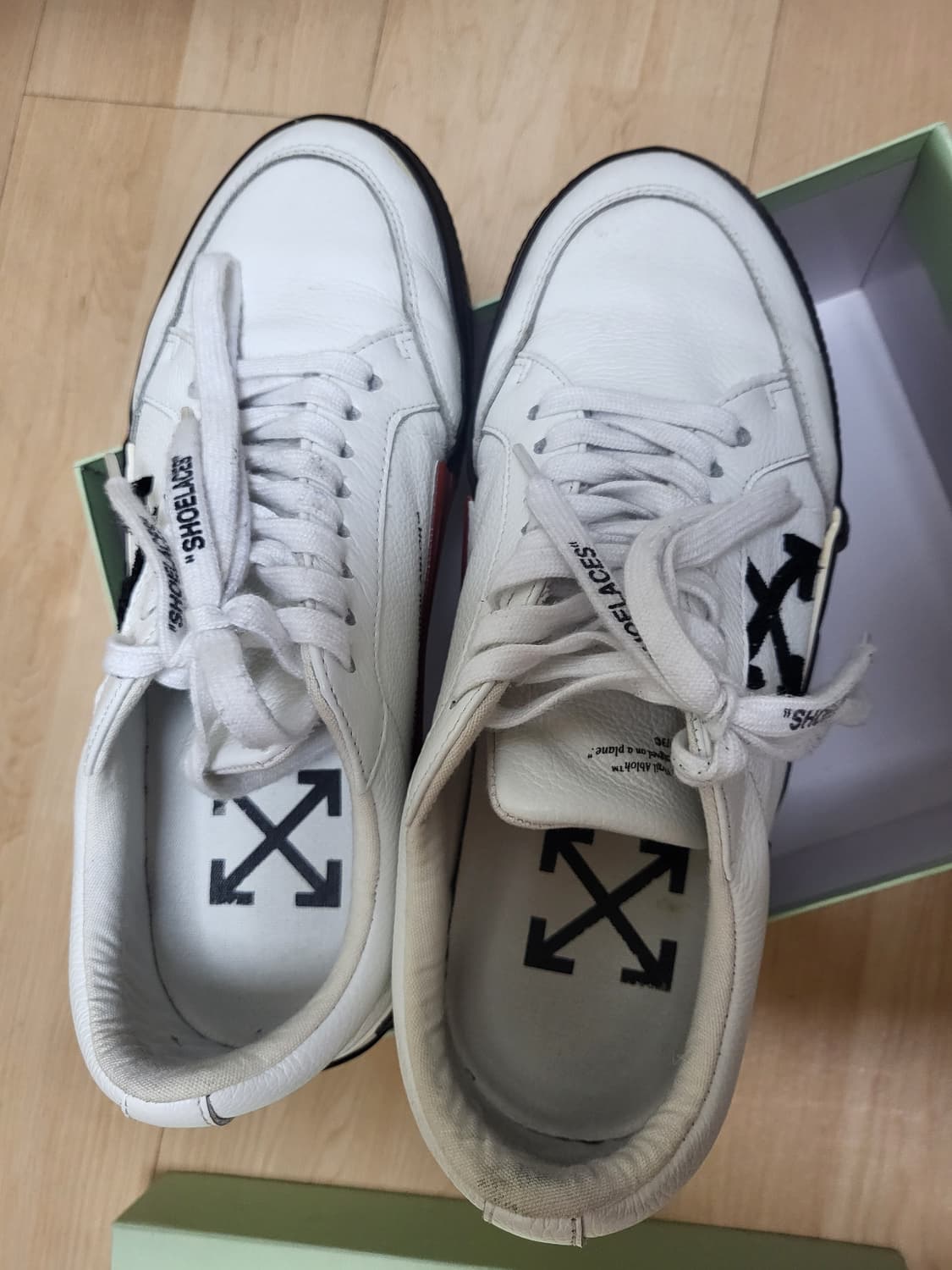 오프화이트 스니커즈 상품이미지2