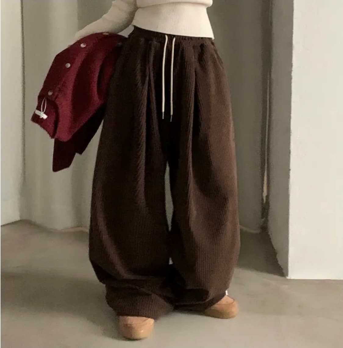 옷 슈가파우더 스튜 골덴 코듀로이 가죽패치 루즈 와이드 트레이닝팬츠 상품이미지1