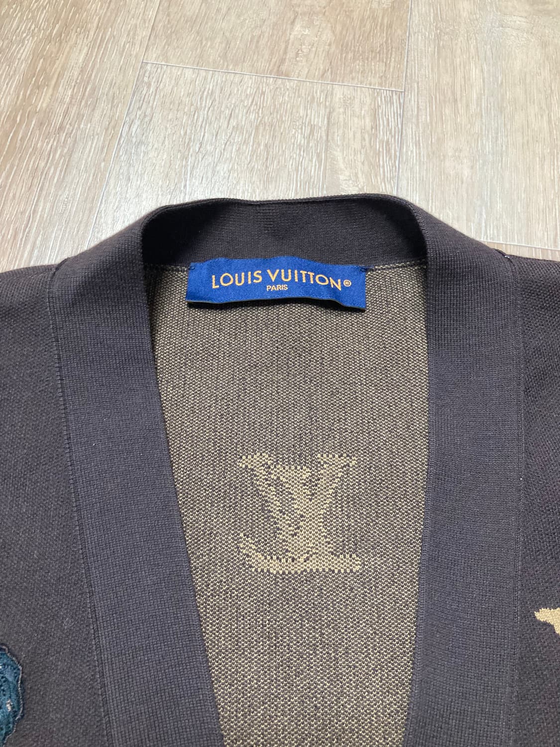 (100-105) 24SS 루이비통 엠브로이더드 코튼 가디건 상품이미지5