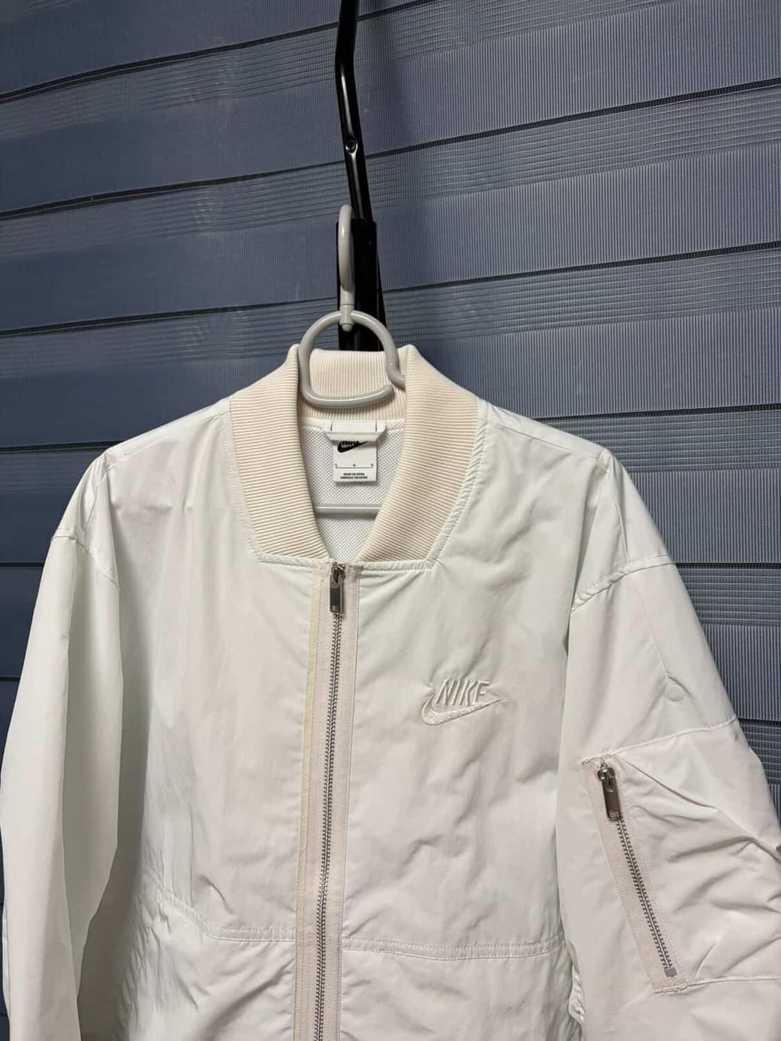 나이키 화이트 봄버 자켓 L 상품이미지3