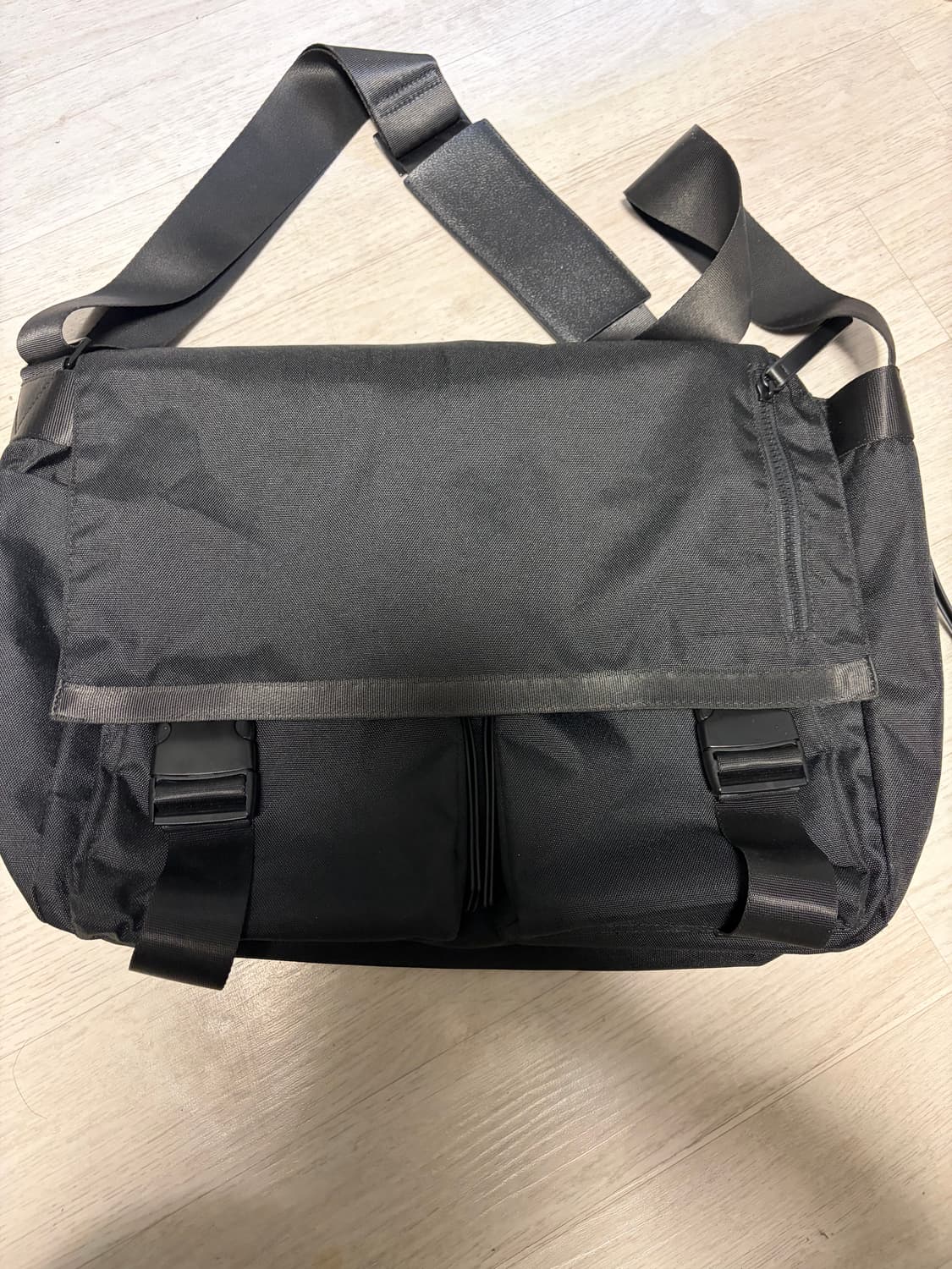 [상태 S급] SSRL 듀얼 포켓 메신저 백 상품이미지3