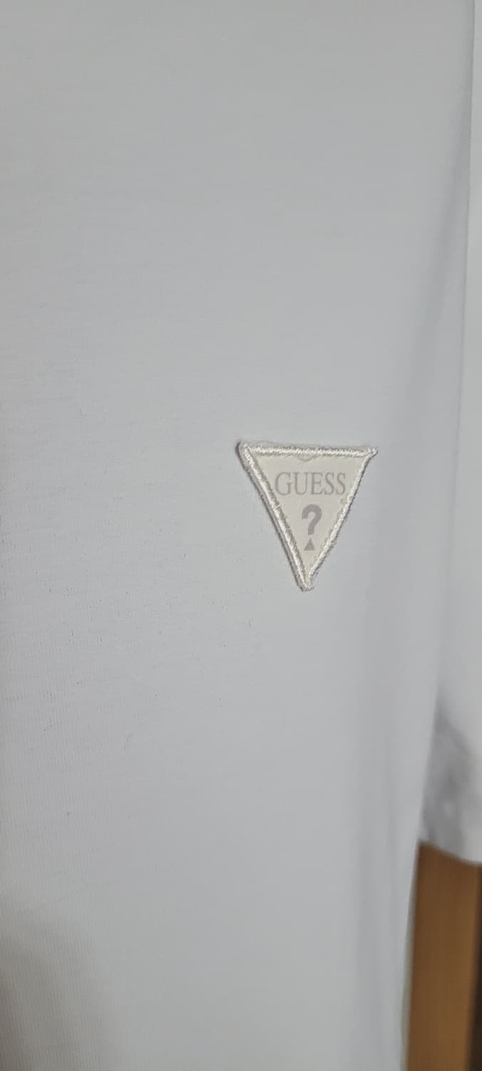 (남성105사이즈)게스 화이트 V넥 반팔 티셔츠(탄력.시원함) 상품이미지4