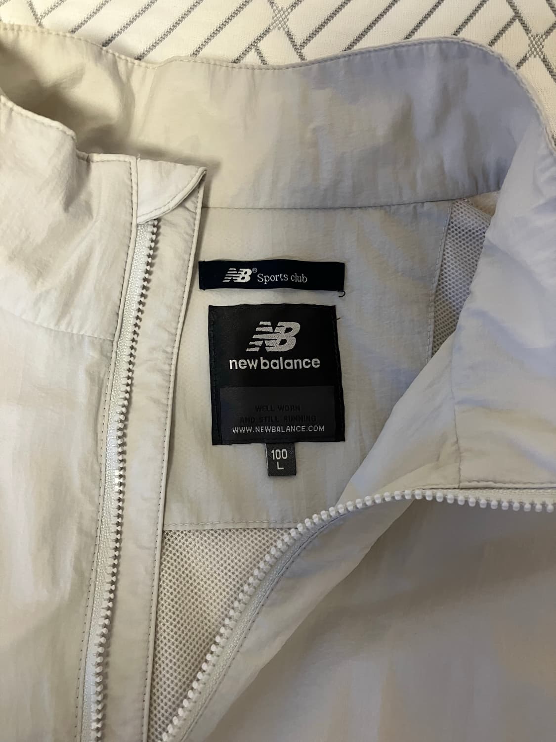 뉴발란스 스포츠 트레이닝, 러닝 바람막이 상품이미지2