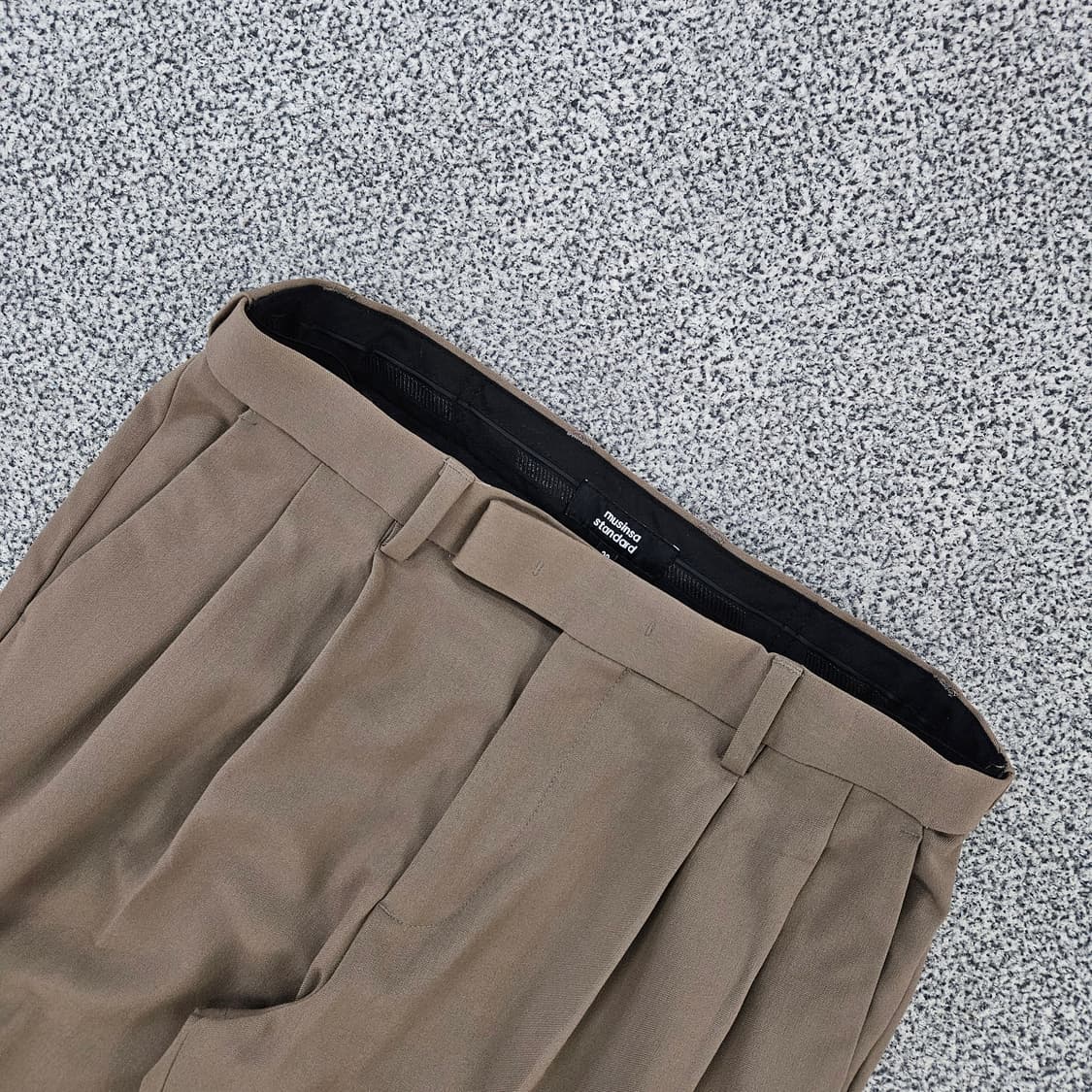 [28] 무신사스탠다드 베이지 핀턱 와이드 팬츠 바지 1106JM1 상품이미지2