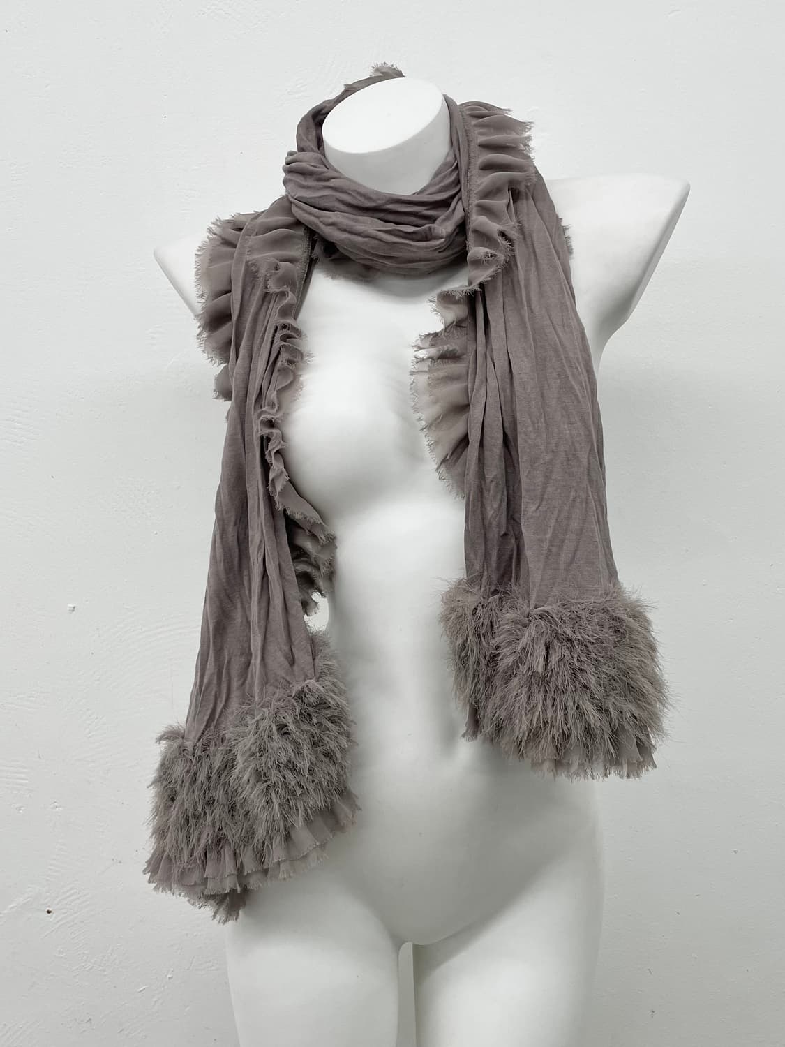 페어리 러플 퍼 디테일 머플러  상품이미지2