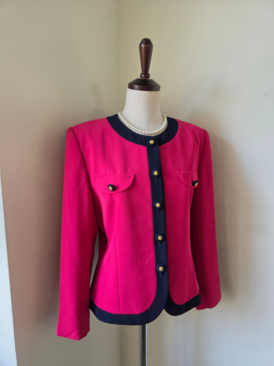 핫핑크 배색 금장 버튼 자켓 상품이미지3