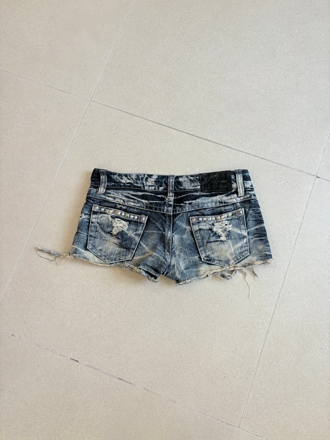 스터드 데미지 핫팬츠 상품이미지5