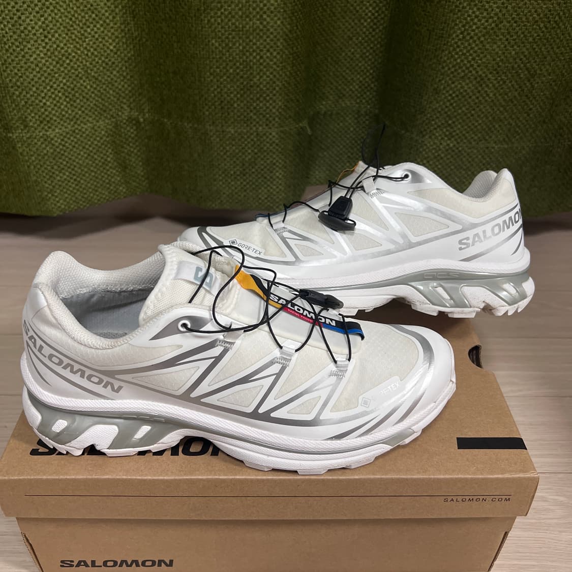 살로몬 XT-6 고어텍스 화이트 실버 상품이미지1