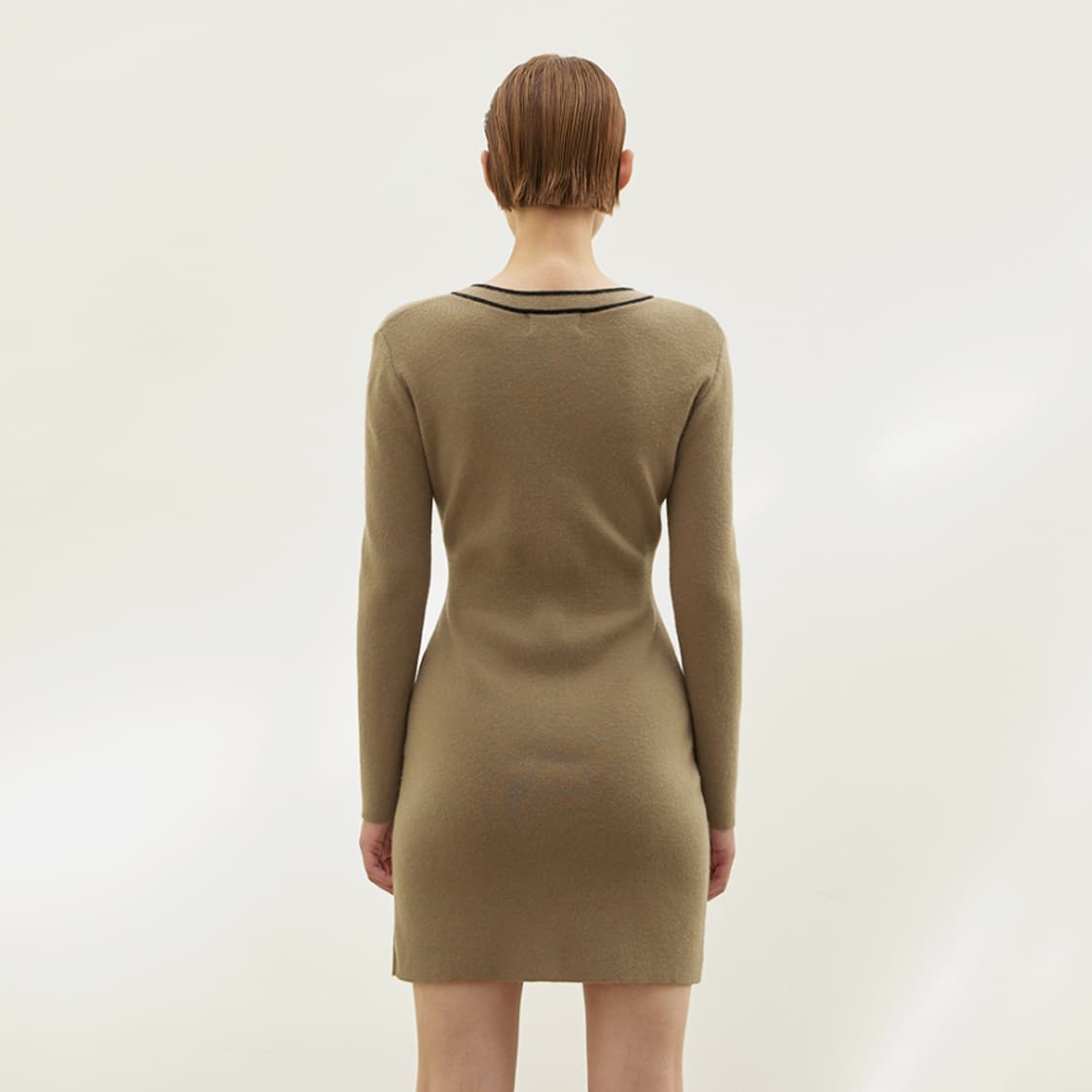 아틀리에나인(Atelier Nain) 클래식 배색라인 V넥 니트원피스 5 상품이미지4