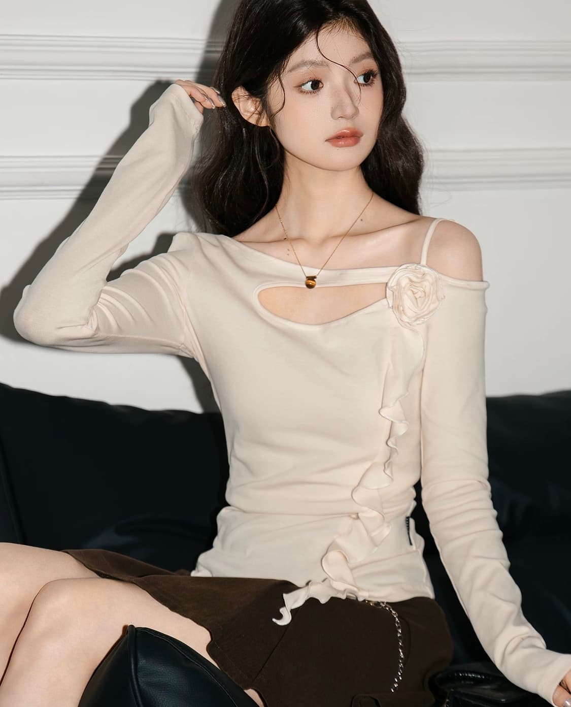 VIAPITTI 프렌치 러플 플로럴 오프숄더 긴팔티셔츠 상품이미지1