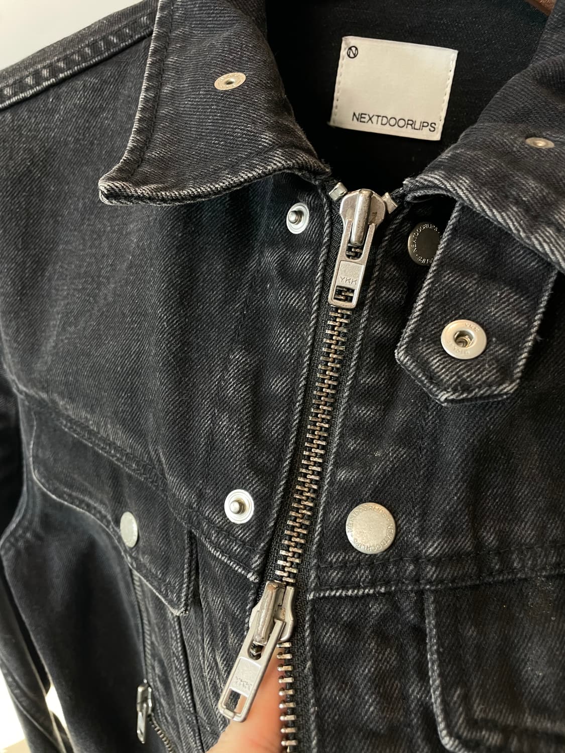 (1사이즈) 넥스트도어립스 트위스트 지퍼 트러커 상품이미지4