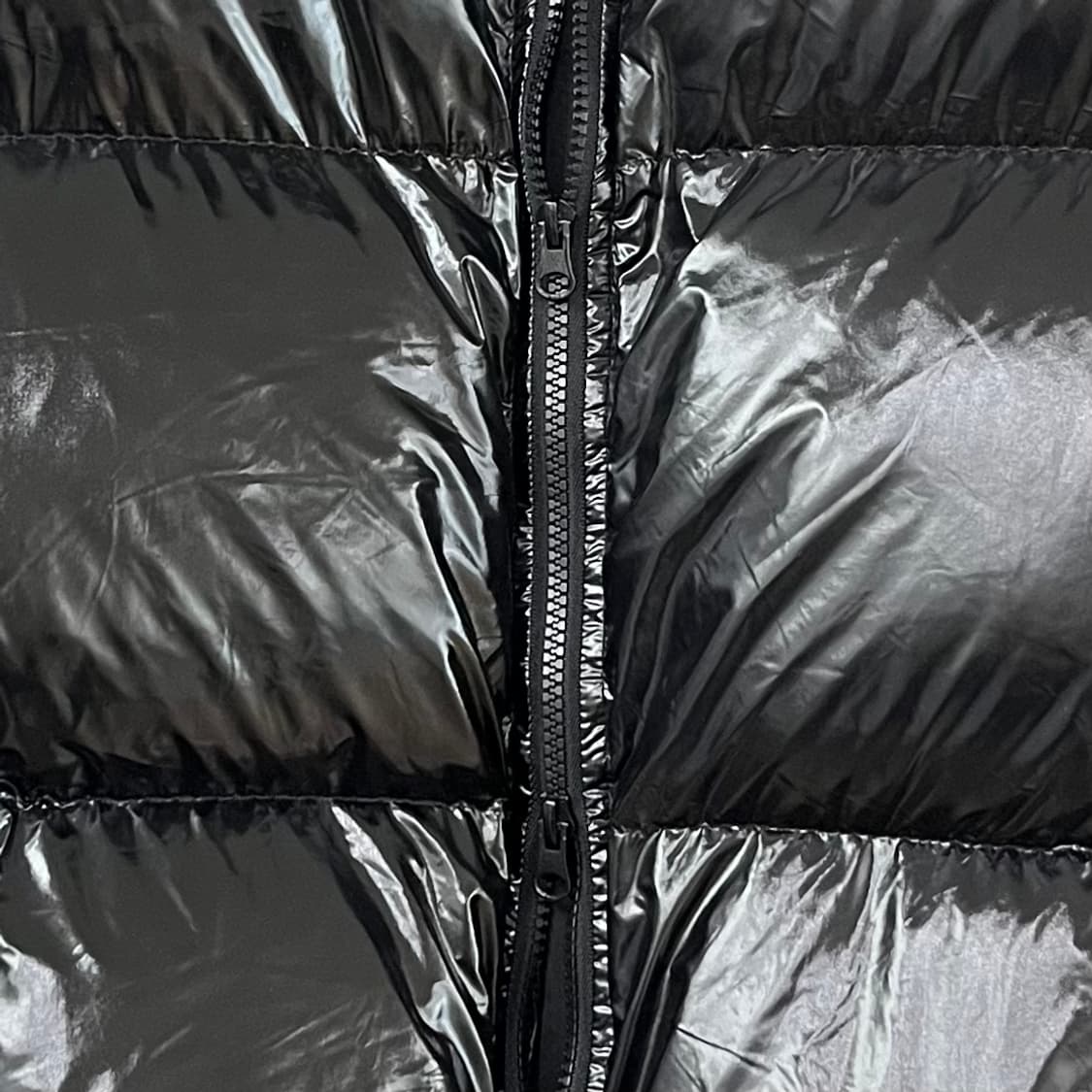 노매뉴얼 LUKE 덕다운 글로시 블랙 패딩 상품이미지6