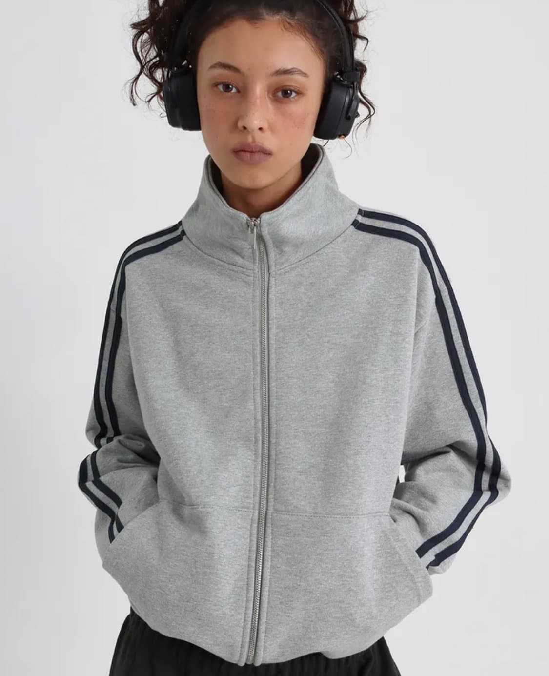 (미착용 새상품) 블랙업 헤비스웨트 하이넥 라인 집업 (차콜/그레이) 상품이미지6