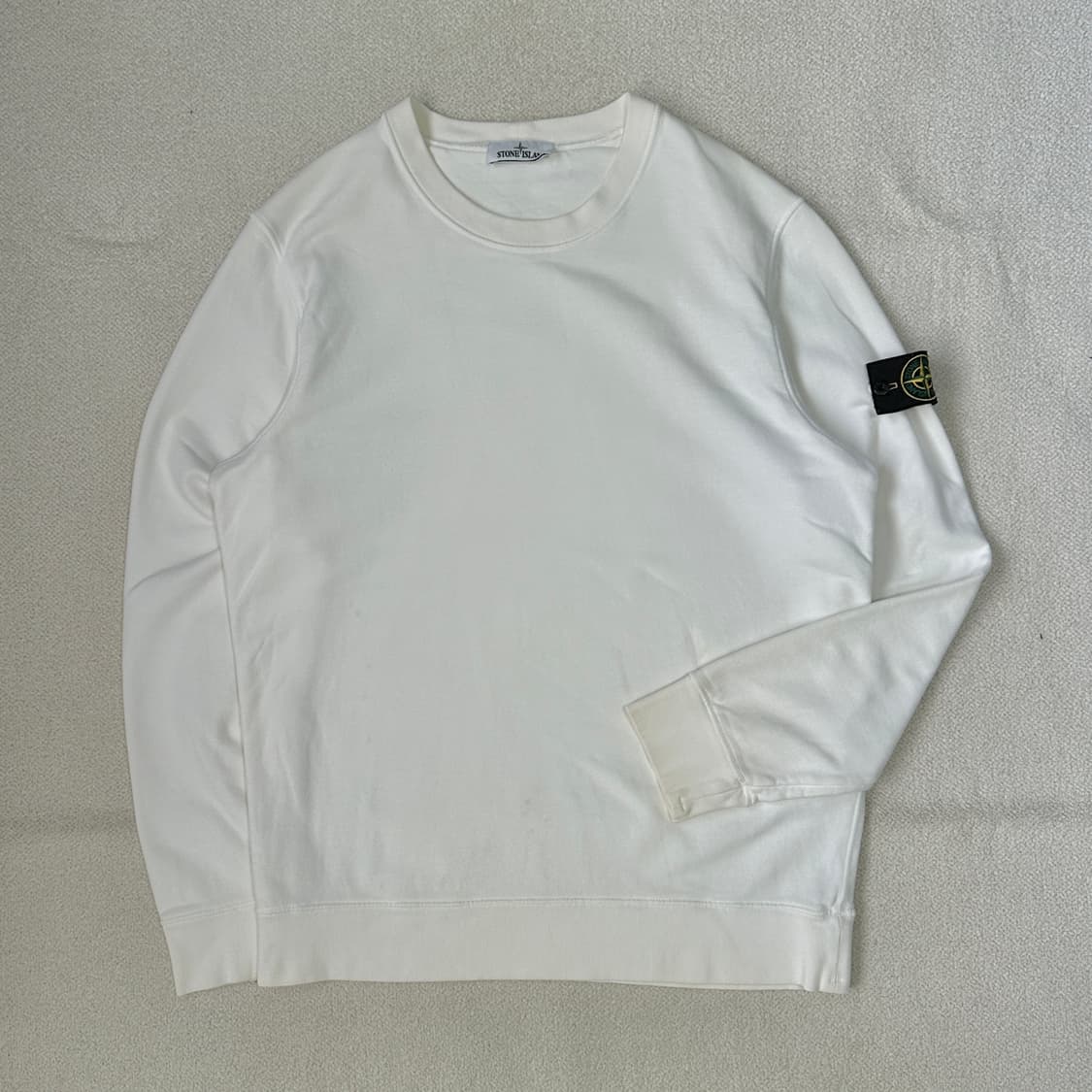 스톤아일랜드 21FW 와펜패치 크루넥 기모 맨투맨 상품이미지1