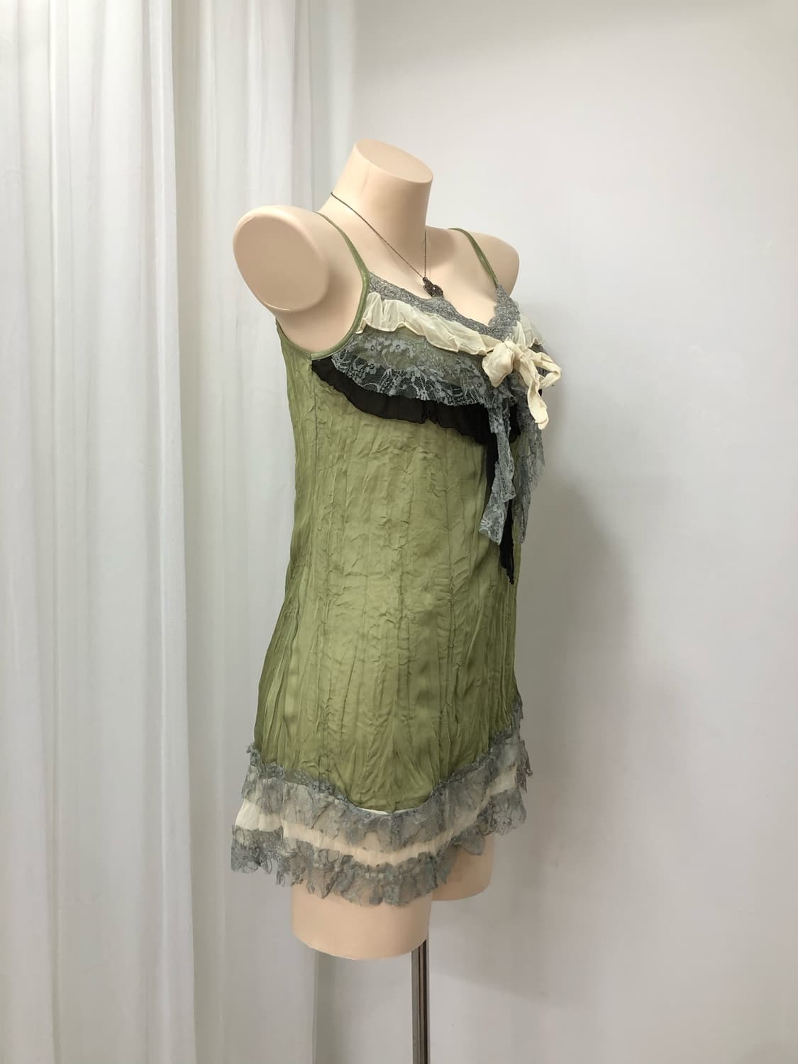 green lace trimmed sleeveless 상품이미지2