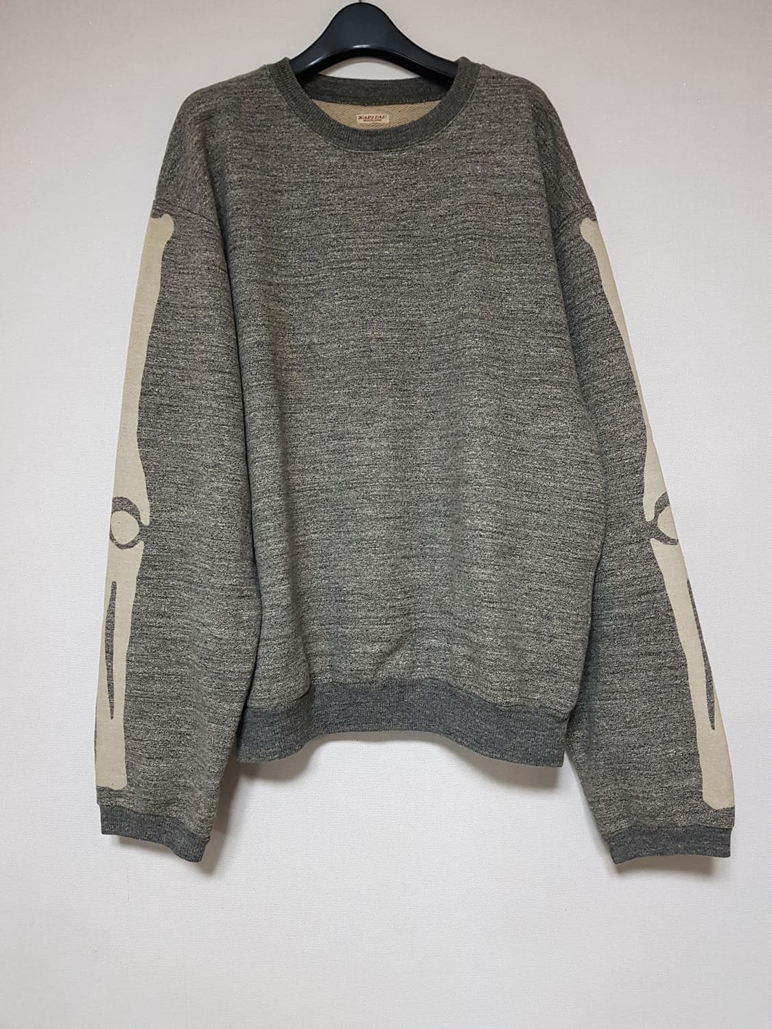 캐피탈 본 맨투맨 티셔츠 그레이 상품이미지2