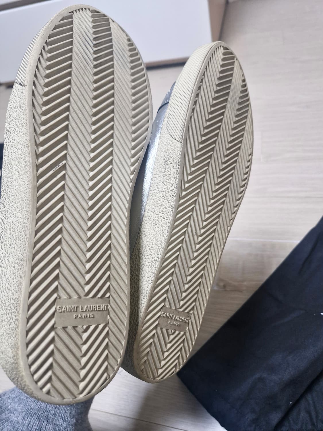 (42.5) 생로랑 코트 클래식 스니커즈 실버 정품 상품이미지5