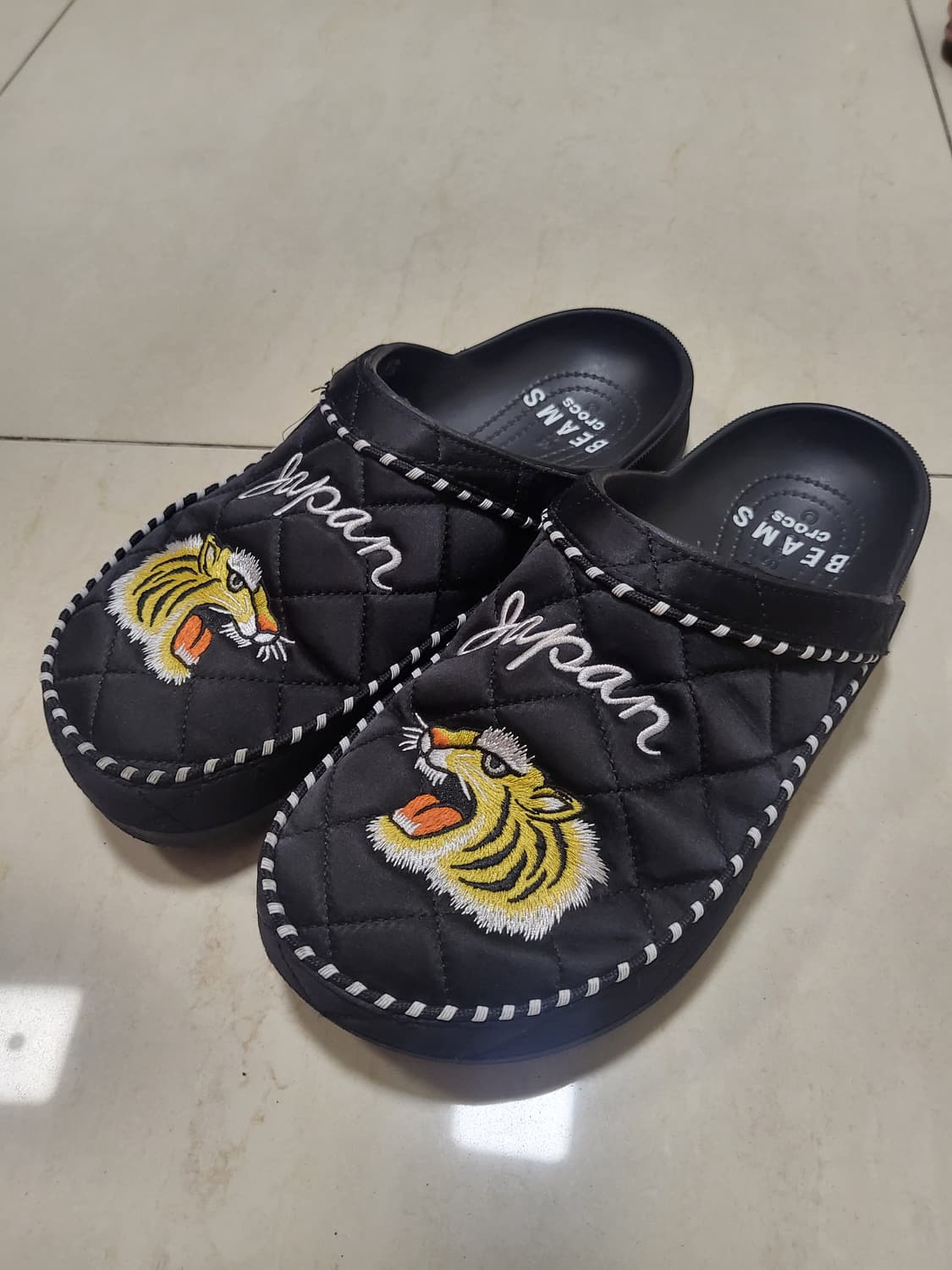 크록스 x 빔즈 빔스 beams 딜런 클로그 블랙 화이트 270 상품이미지1